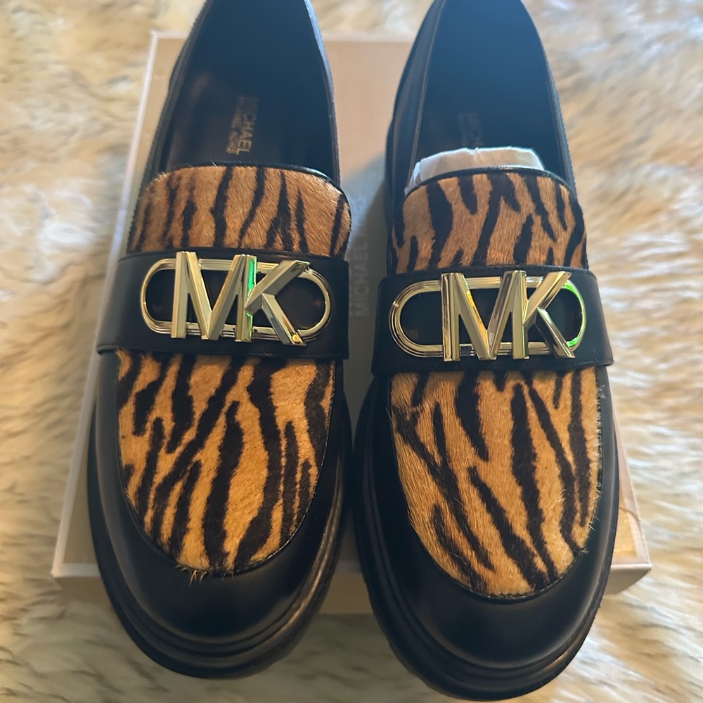 Michael Kors Women's Parker Loafer Marigold Tiger Print Leather Chunky Size 8 - Picture 2 of 5